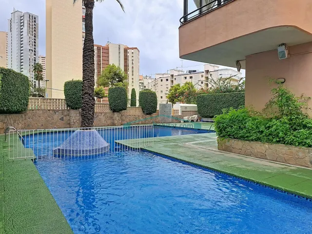 Acogedor Piso en Rincón de Loix, Benidorm - Ideal para Inver