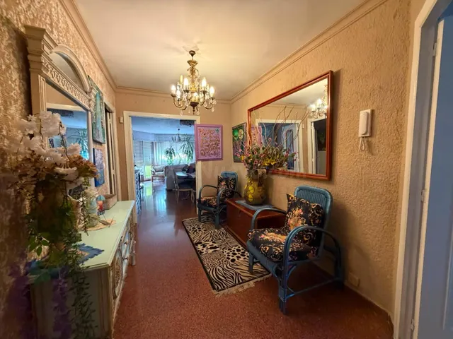 Amplia vivienda de 130 m2 útiles con garaje incluido en Gand - foto 3