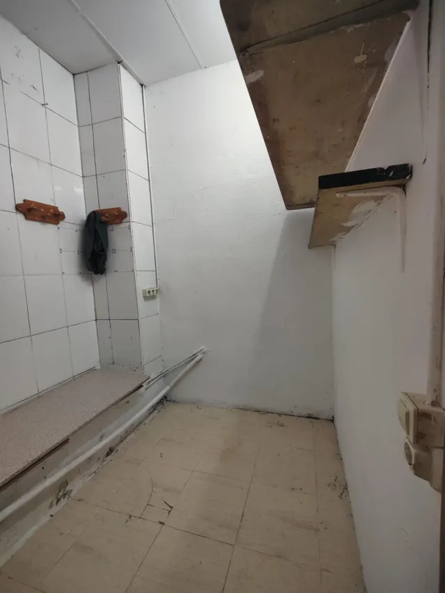 SE ALQUILA LOCAL PLANTA BAJA EN CENTRE VILA — 12