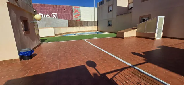 Chalet pareado con piscina privada, 4 dormitorios y amplios espacios exteriores en Nuevo San Javier — 27