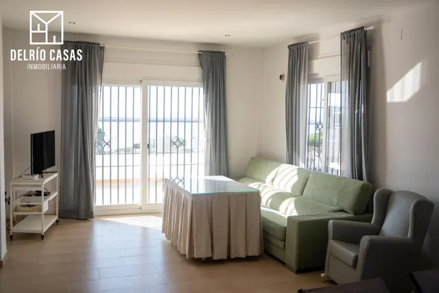 Exclusivo chalet independiente con apartamento auxiliar, piscina cubierta y vistas al mar en mazagón — 4