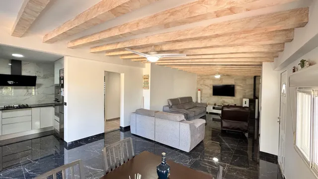 Exclusiva Casa Reformada con Piscina Privada y Parcela de 7.000 m2 en Blanca, Murcia — 9