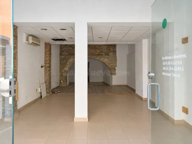 Local comercial de 111 m2 en pleno centro de Tortosa — 3