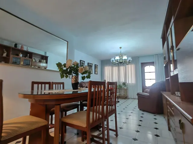 AMPLITUD, TERRAZA Y UBICACIÓN A POCOS MINUTOS DE LA PLAYA — 42