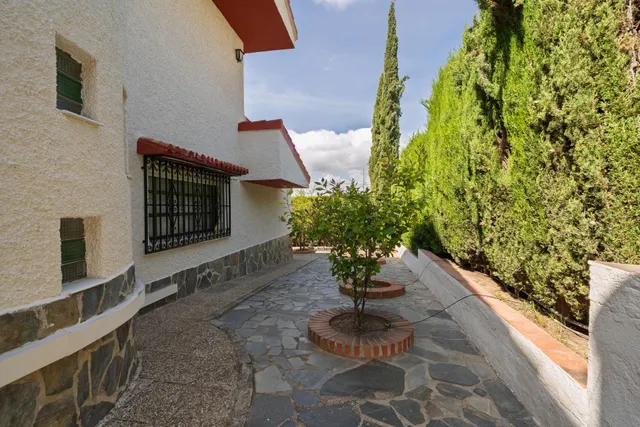 Chalet independiente en urbanizacion el puntal Padul. — 25