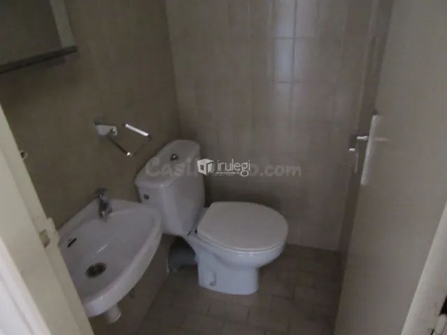 Local comercial 52m² en alquiler - Zona Zumea-Kaleberria - foto 4