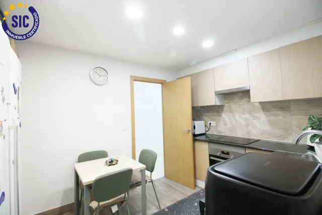 AMPLIA VIVIENDA REFORMADA DE 4 habitaciones CON ASCENSOR EN TORRENT — 10
