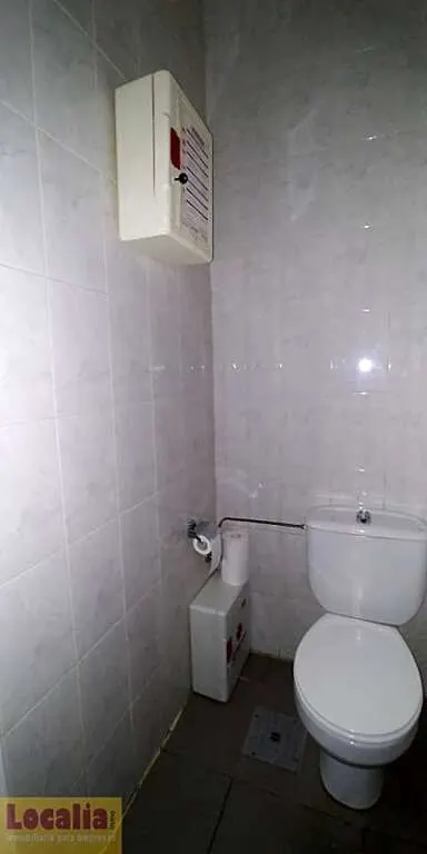 Amplio local para tus oficinas en el centro de Torrelavega - foto 4