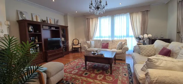 Chalet adosado en Laredo - foto 2