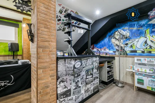 ¡Tu nuevo hogar te espera en Churriana de la Vega! Casa adosada con patio, garaje y futura parada de metro a pocos pasos. — 22