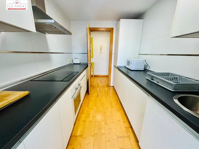 VIVIENDA 2 DORMITORIOS GARAJE Y TRASTERO CERCA DEL CENTRO — 11