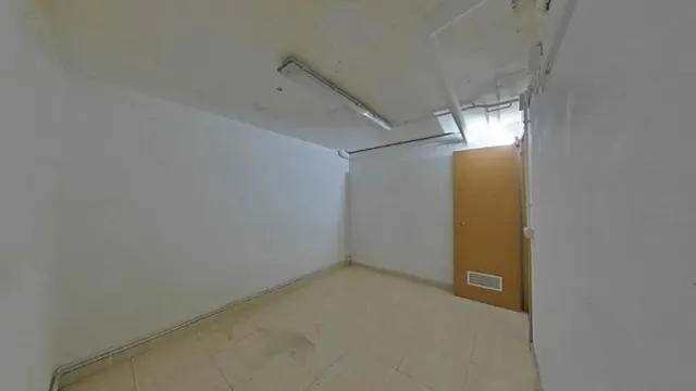 Gran casa con garaje y piscina — 31