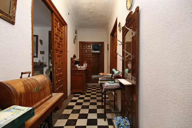 Calle Arriola junto San Juan de Dios — 36