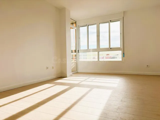 Piso de tres dormitorios reformado - foto 3