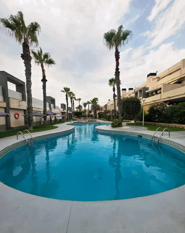 Primera línea, Piscina, parking en La Mata! — 24