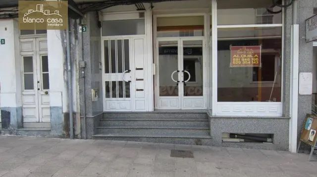 Local comercial de 40m2 en el centro de Carballo