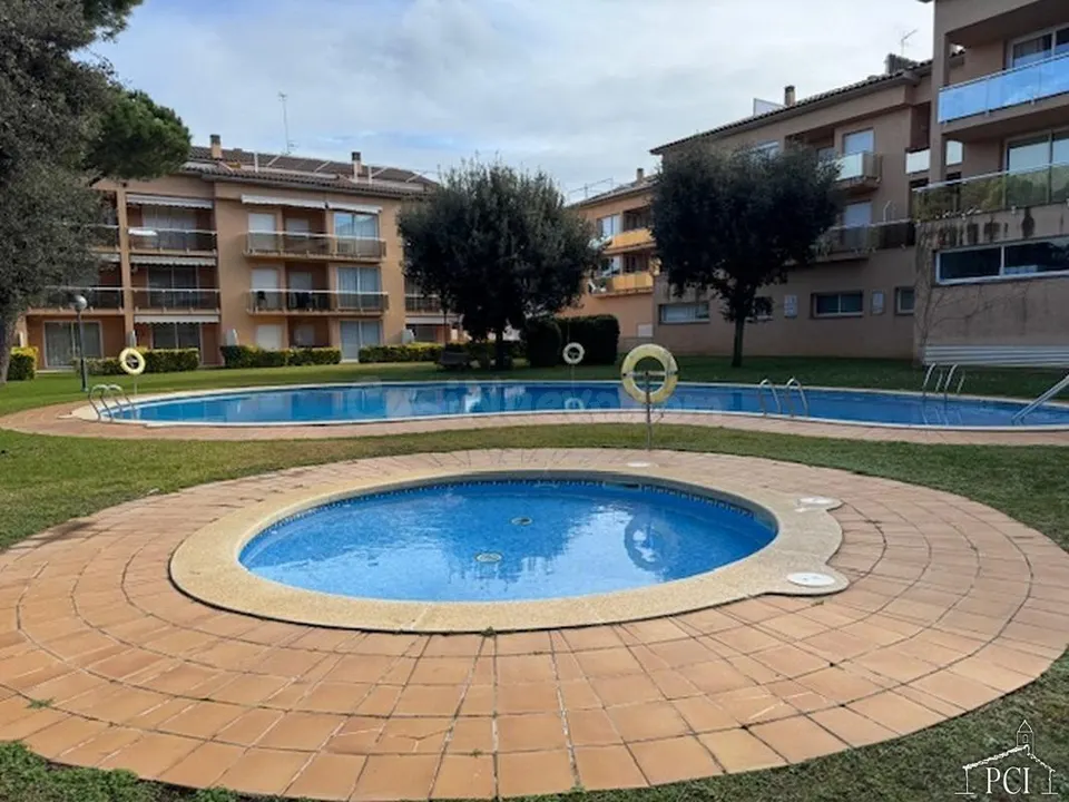 Apartamento en playa de Pals - Piscina comunitaria