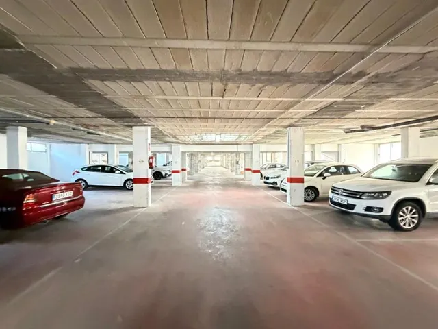 Local comercial 2800m² en venta - Estacion de autobuses — 18