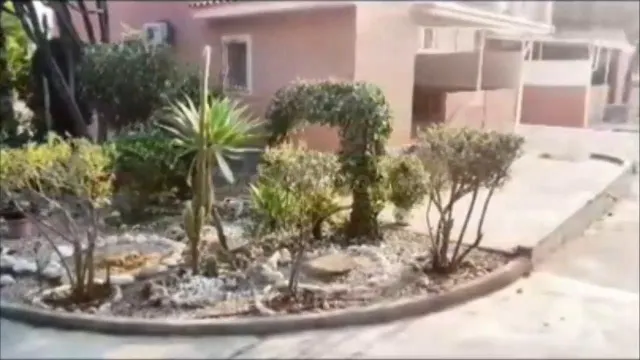 SE VENDE Extraordinaria villa con dos viviendas gemelas Vill - foto 2