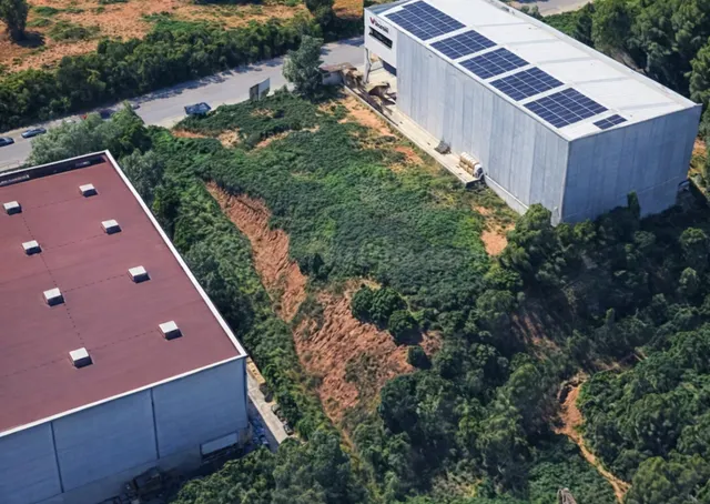 SOLAR INDUSTRIAL EN RUBI DE 2523 M2 EN RUBÍ SUD - foto 2