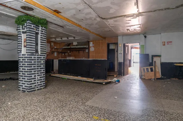 Local comercial de 200 m2 cerca del estadio Los Carmenes, magnifica oportunidad de inversion — 10