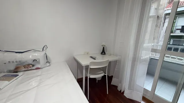 MARAVILLOSO PISO DE ALQUILER POR TEMPORADA EN PLENO CENTRO DE OURENSE – ZONA VALLE-INCLÁN — 22