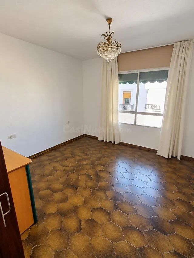 Piso en Alquiler semiamueblado en Santa Rosa-Valdeolleros — 2