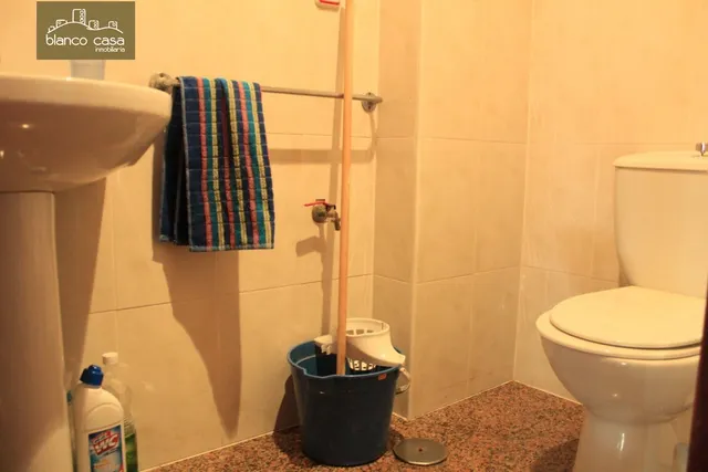 Bajo haciendo esquina zona San Martiño — 15