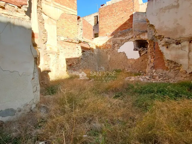 SE VENDE SOLAR URBANO EN PLENO CENTRO DE ASPE — 5