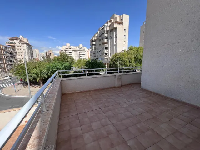 DISFRUTA DE GRAN TERRAZA DE TU ARRENDAMIENTO TEMPORAL — 9