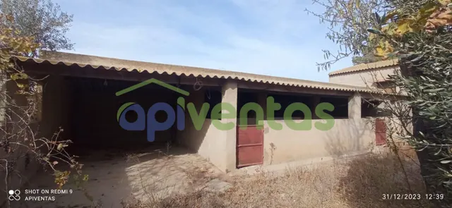 Casa con terreno y nave, LA ESCUCHA — 50