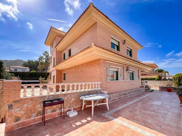 Villa 8 habitaciones 172m² en venta - Zona Sierra Helada - foto 5