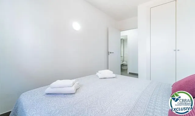 GRAN RESERVA Moderno apartamento reformado con piscinas y amplios jardines comunitarios — 12