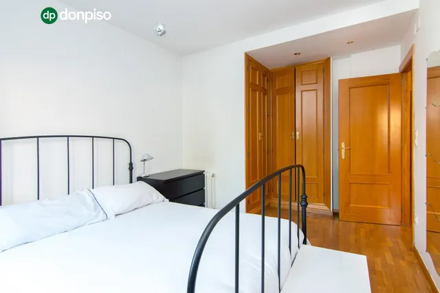 Piso de dos dormitorios con garaje — 17
