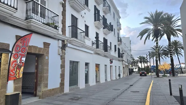 LOCAL COMERCIAL EN EL CENTRO DE CHICLANA — 16