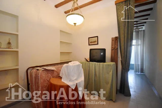 ¡Hazla a tu gusto! Gran casa para reformar con terraza y balcón, cerca del ayuntamiento — 49