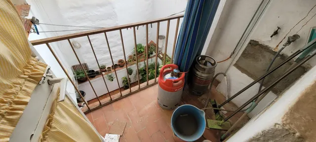 SE VENDE PISO CENTRICO PARA REFORMAR — 12