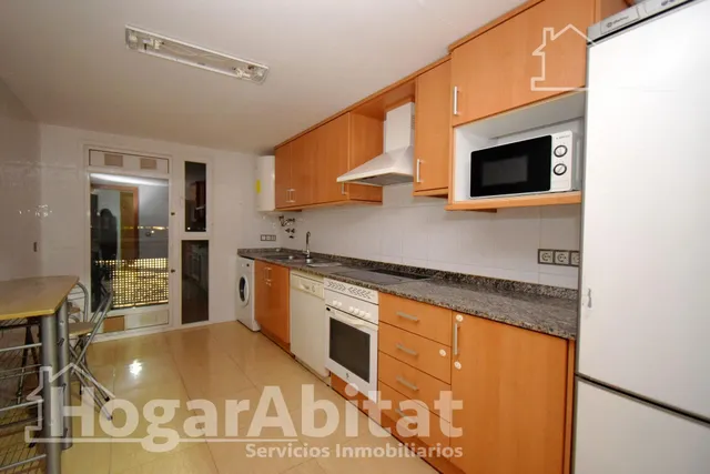 ¡UBICACIÓN IDEAL! AMPLIO, BONITO Y EXTERIOR CON GARAJE Y BALCÓN — 7