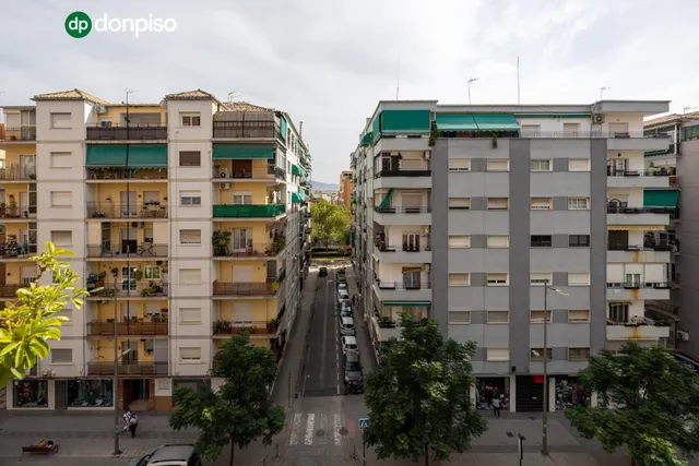 ✨ Piso de 3 dormitorios con terraza en el Zaidín – Espacio, comodidad y agradables vistas — 18