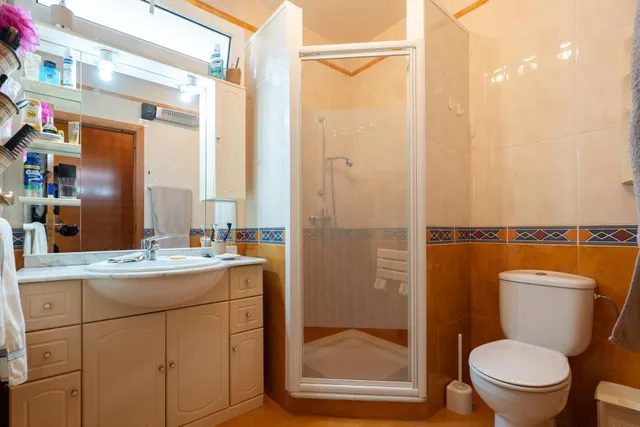 Casa en Riumar con parcela de 600 m2, piscina, garaje, jardín y parking para dos coches — 28