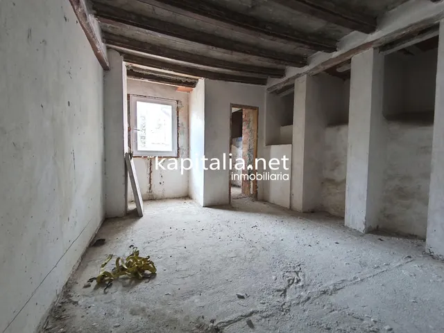 CASA PARA REFORMAR A LA VENTA EN COCENTAINA — 11