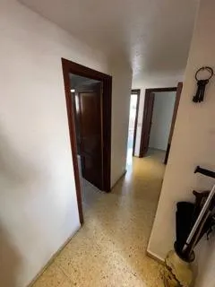 Gran apartamento familiar de 3 dormitorios, 2 baños y parking techado. A 500m de la playa — 6