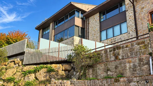 Vivienda con terraza y vistas al mar en canales — 26