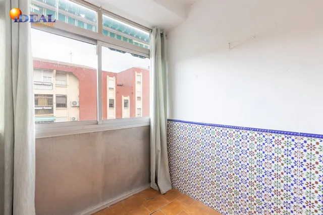 Piso ideal para inversión con alta rentabilidad junto a facultades de  Cartuja en Granada — 18