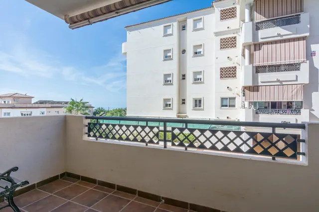 AMPLIO PISO EN ZONA MYRAMAR, ARROYO DE LA MIEL — 2