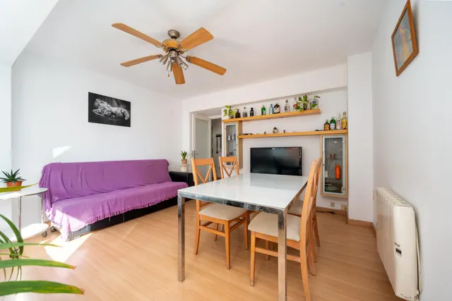 Venta cuarta planta 3 habitaciones sin ascensor Reyes Católicos — 8
