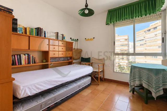 Vistas abiertas al mar y gran terraza en Cabo de las Huertas · 3 dormitorios y 2 baños — 22