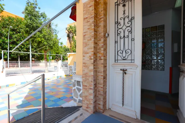 CHALET EN CIUDAD JARDÍN DE 253 M2 — 8