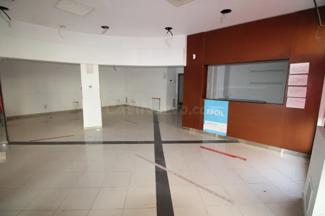 Amplio Local Comercial en Almoradí, Alicante - ¡Impulsa tu N - foto 4