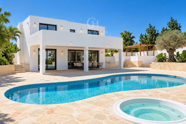 Villa arbela · luz, vida exterior y vistas abiertas al montgo en javea — 27